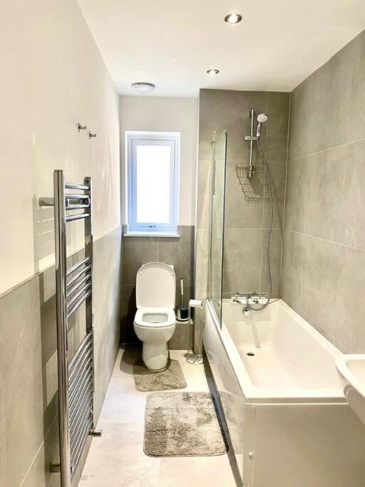 Lovely New 2 Bedroom Condo With Stunning Seaviews Penmaen-mawr Esterno foto